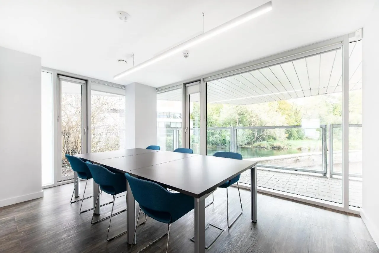 Yugo Explore - Amnis House Cork Apartment